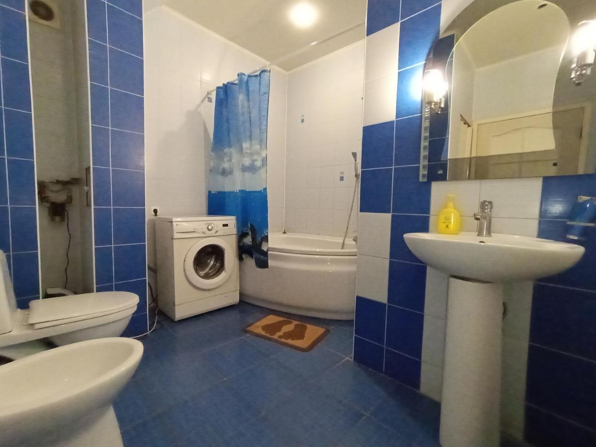 3К. Квартира На Сумской Kharkov Luaran gambar
